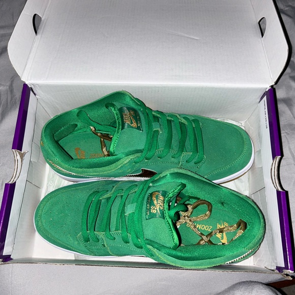 Green St.Patricks Day Dunks 21’ - Picture 3 of 4